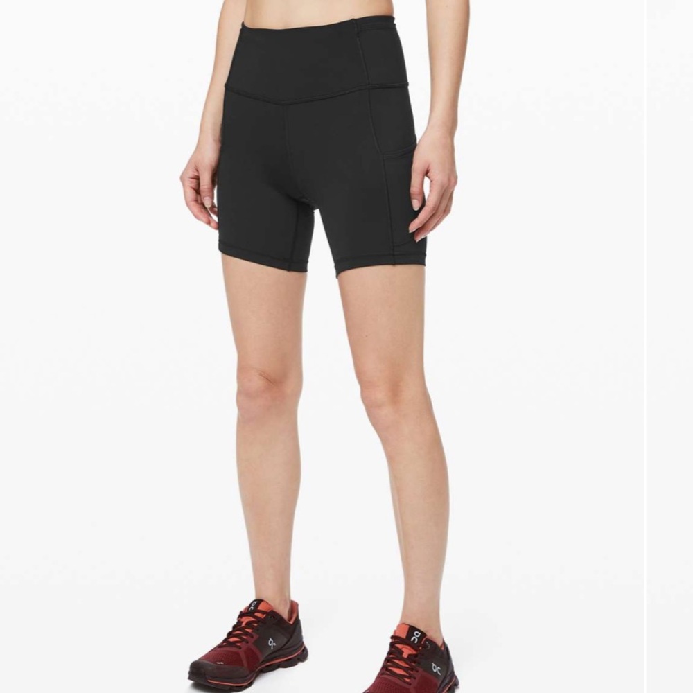 LULULEMON FAST AND FREE SHORT 6” NON REFLECTIVE BLACK